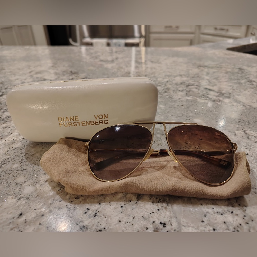Diane Von Furstenberg "Scarlett" Aviator Sunglasses | DVF135S | Gold + Tortoise